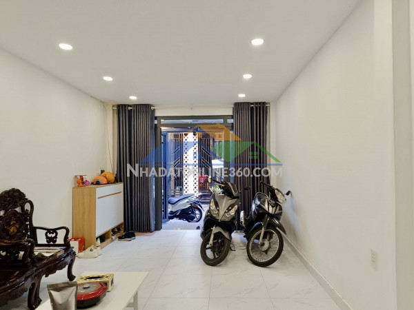 Bán nhà mặt tiền hẻm bùi minh trực - p.6 quận 8 - 63m2 - 3pn - nhỉnh 5 tỷ - lh 0784968131
