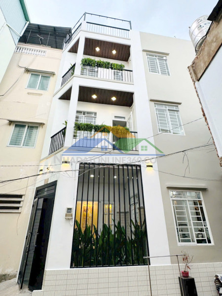 Nhà đẹp sang trọng cách mt 10m  âu dương lân p3 p.chánh hưng q8