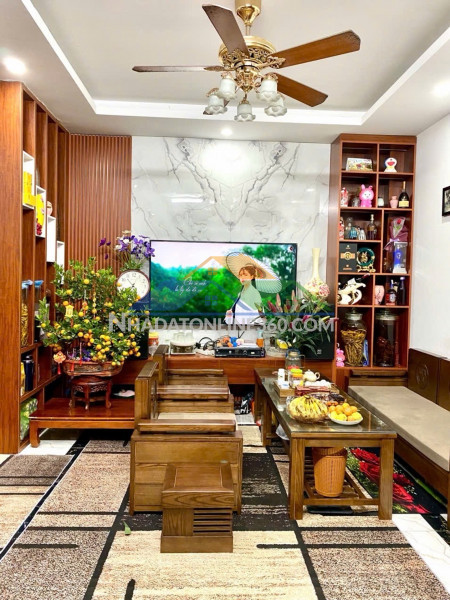 Bán nhà đẹp ngô gia tự- phân lô-10m oto 30m 5 tầng full nt 6,2 tỷ(tl)