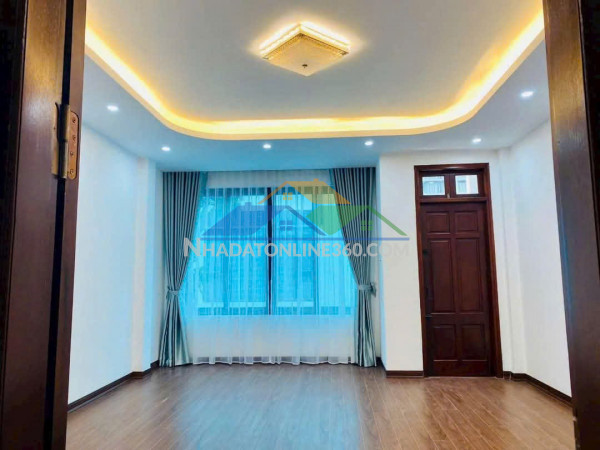 Bán tòa nhà 10 tầng - mặt tiền 24m - đường ô tô tránh - hồng tiến - long biên