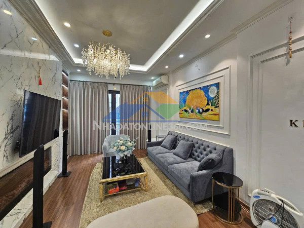 Bán nhà mặt phố bà triệu, 85m2, 4 tầng, nhỉnh 49 tỉ, ô tô ngủ trong nhà, vỉa hè rộng, đẳng cấp