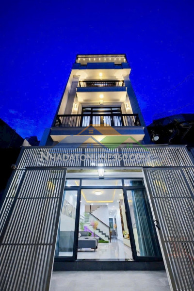 Nhà mới nguyễn văn quỳ, 3 tầng, 4x16m, dân cư đông đúc, 7.2 tỷ