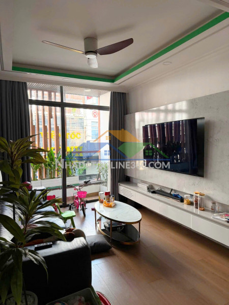 Nhà góc 2 tầng (7.7x13m) gần đường dương bá trạc p1q8. giá 6.7 tỷ