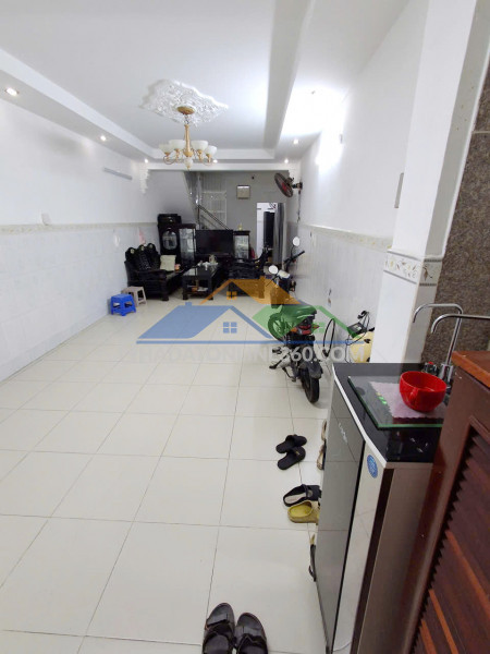 Nhà 2 tầng nở hậu hẻm xe tải đường âu dương lân p3q8. giá: 6.9 tỷ