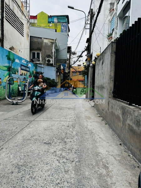 Nhà nguyễn trọng tuyển phú nhuận 49m2, 3 pn, hẻm xe hơi, giá 8.5 tỷ