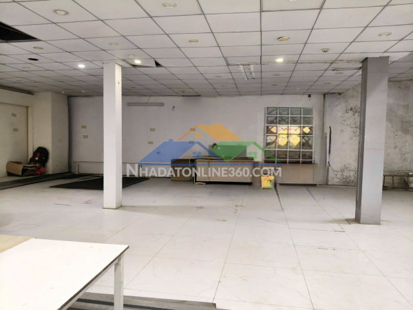Tìm khách kho xưởng, 300m2, mt8m, nguyên khê, đông anh, container, 30tr/th.