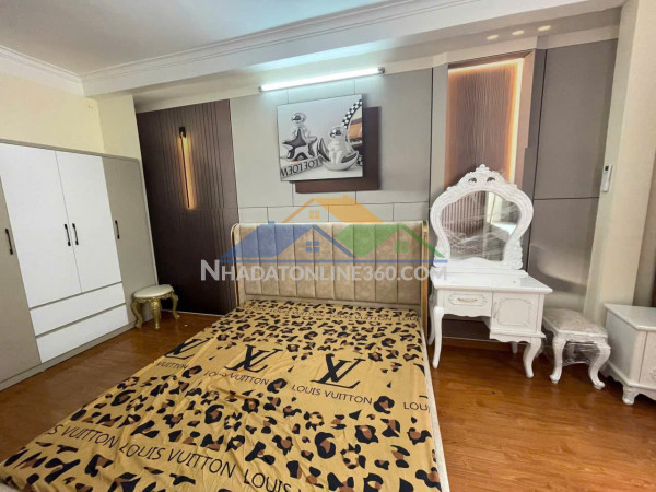 ???? cho thuê nhà hào nam – đống đa  40m² × 5 tầng  17,5...