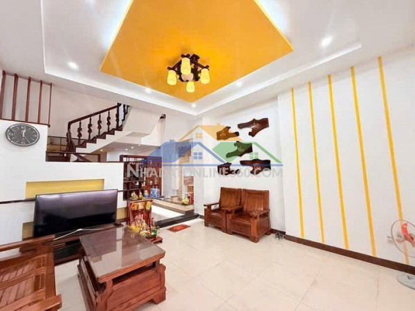 Bán nhà mặt phố võ như hưng 80m2, 3 tầng, gần biển mỹ an, giá...