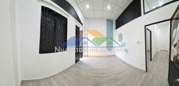 Nhà đẹp ở ngay lương văn can p15 quận 8 - 3 tầng - 3pn - nhỉnh 3 tỷ