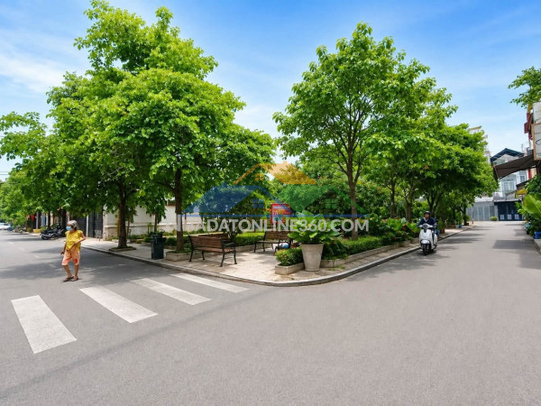Nhà tân sơn nhì kế công viên – hẻm xe hơi thông – 4x14m – 3 tầng – 8,3 tỷ