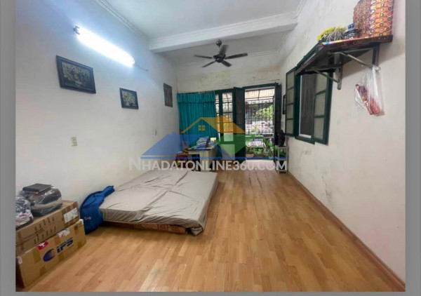 Bán nhà tầng 2 phố hàng bè, 92m2, mặt tiền 4.2m, 12.8 tỉ, 2...