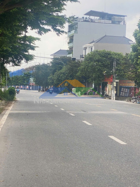 Giá tốt - chính chủ cần bán nhanh lô đất gần cổng bệnh viện đa khoa phúc thọ, hà nội