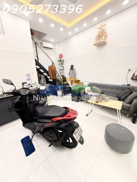 Siêu phẩm ôtô đậu cửa gần ngã tư bảy hiền, hàng xóm khu vip bàu cát, 23m2(4.6x5m) nhà 2 tầng, sổ vuông đẹp hoàng công đủ, tặng nội thất, chỉ 3.6 tỷ
