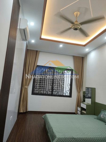Bán gấp giá rẻ chung cư trần thủ độ 83m, tầng 9, mặt thoáng 10m, 5.7 tỷ hoàng mai.
