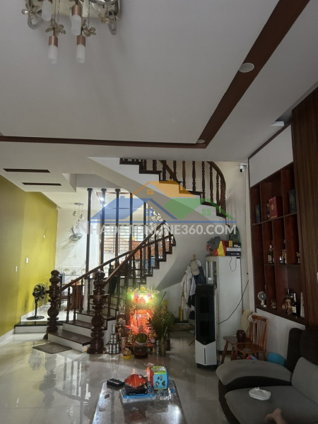 Mặt tiền nam sơn 4, hải châu 100m², 9,6 tỷ – 3 tầng, dòng tiền 15 triệu/tháng