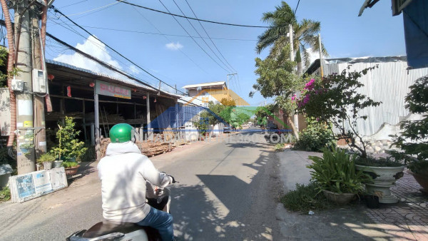 Đầu tư sinh lời - chính chủ cần bán hoặc cho thuê nhà sân vườn mặt tiền đường cử trị, châu  đốc.
