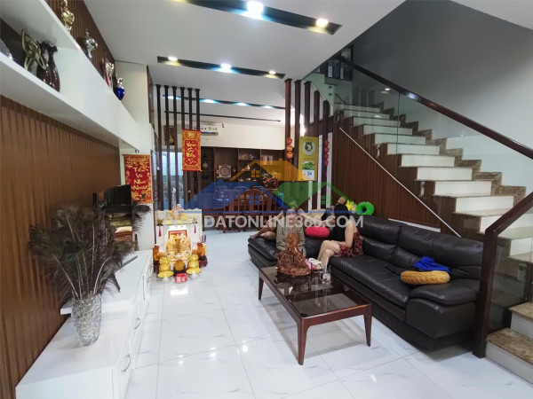 Bán nhà mega village khang điền, trục lớn 20m, dt80m2, tặng nội...