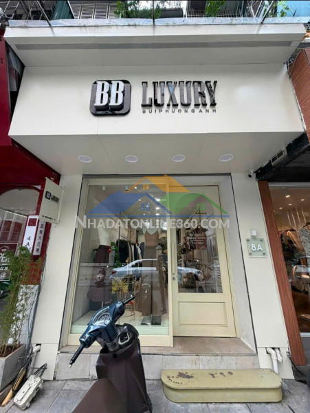 Sang nhượng shop thời trang đã hoạt động 15 năm – đầu phố...