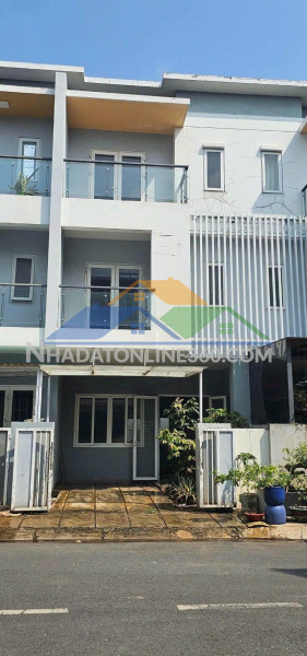 Bán nhà mega village khang điền, hiện trạng thô, dt 75m2, xây 3...