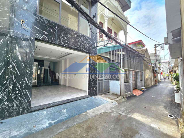 Bán nhà bát khối 11 tỷ 86m ô tô đỗ cửa,vỉa hè view hồ