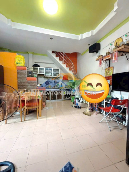 Nhà 2 tầng nở hậu hẻm thông phạm thế hiển p4q8 cũ (p.chánh...