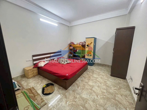 Cho thuê nhà nguyên căn ngọc thụy 70m tầng 3 ngủ- đủ nội thât 8tr/ tháng