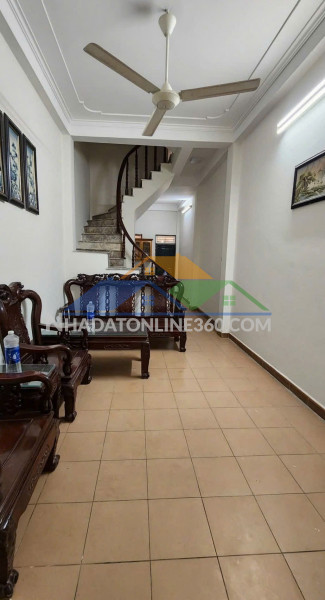 Cho thuê nhà nguyên căn – 3 tầng và 1 tum  tại bồ đề, long biên, hà nội - giá 11tr/tháng