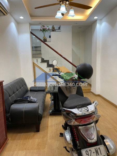 Cho thuê nhà hẻm ô tô – trung tâm quận 1, tp.hcm
