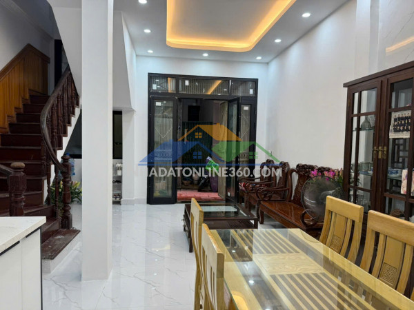 Ho thuê nhà nguyên căn bồ đề 47m 4 tầng 4 gủ full nt 15tr/tháng