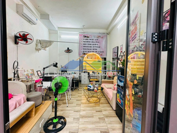 Sang nhượng cửa hàng – khu ktx đh sư phạm, phố trần quốc hoàn sang nhượng lại toàn bộ cửa hàng, đồ đạc gồm