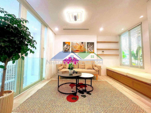 Nhà lô góc láng hạ – 34,1m² – mt 5,2m – 6 tầng – thang máy – 3 thoáng – full nội thất – gần phố