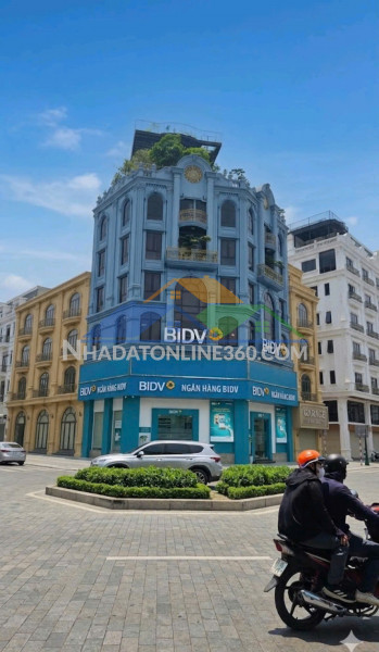 Bán tòa nhà vp mặt phố nguyễn văn cừ, long biên  160m2 mt9m 10 tầng 3 thoáng 135 tỷ