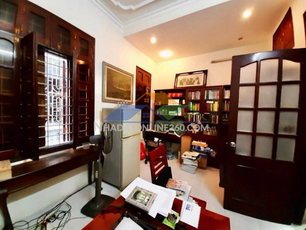 Bán nhà hàng chuối, 40m2, 4 tầng, mặt tiền 5.3m, 15.7 tỉ, lô góc 2 mặt thoáng, ngõ rộng