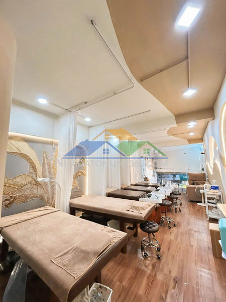 Sang nhượng spa sẵn đầy đủ đồ chỉ việc vào kinh doanh tại hà nội