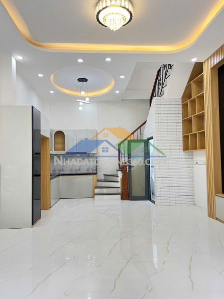 Nhà mới 4 tầng cách mặt tiền 1 căn bông sao p5q8