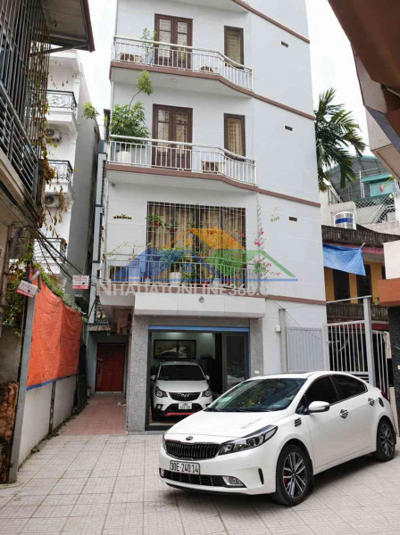 Phố trạm 7 tỷ ô tô đỗ cửa nhà,sổ đỏ long biên