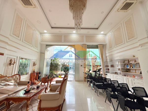 Bán nhanh tòa nhà măt tiền tth 21 q12 9 x40 8 tẩng 39 tỷ