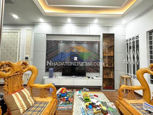 Bán nhà lò đúc, 40m2, 5 tầng, mặt tiền 4m, 15.5 tỉ, cách mặt...