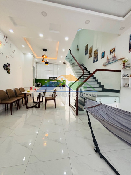 Bán nhà mặt tiền kdc gia hòa bình hưng bình chánh - 100m2 (5x20) 3 tầng - sân ô tô - giá 5.73 tỷ