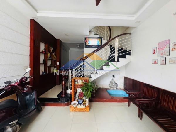 Bán nhà 3 tầng 42m2 lã xuân oai, tăng nhơn phú a, q9. thủ đức, tp hcm.  giá 4,38 tỷ, sổ hồng riêng.
