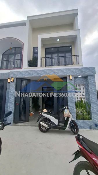 Chính chủ cần bán nhà đẹp – full nội thất – giá 2,8 tỷ - huyện cần đước - tỉnh long an