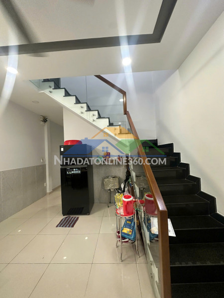 Bán nhà phố trung tâm phú nhuận, đường huỳnh văn bánh - 2 tầng btct 3pn 3wc - 80m² - chính chủ