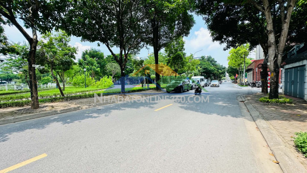Biệt thự sân vườn long biên, 179m, mt 12.3m, view hồ điều hoà,...