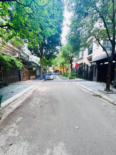 Siêu biệt thự đơn lập lưu hữu phước – 98m² – mt 7,8m – 5 tầng + tum – thang máy – vỉa hè – ô tô tránh – cạnh vườn hoa