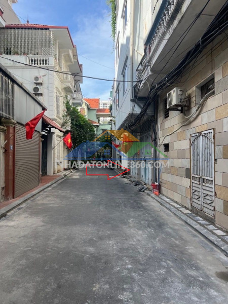 Bán nhà 6 tỷ 4 tầng ô tô đỗ cửa,ngõ thông sài đồng,long biên