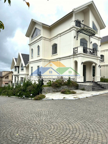 Cho thuê villa 10 phòng căn góc măng lin phường langbiang giá 25 triệu tại đà lạt lâm đồng