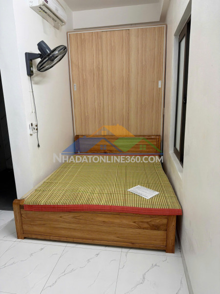 Cho thuê nhà nguyên căn 4 tầng tại  ngõ 193 bồ đề, quận long...