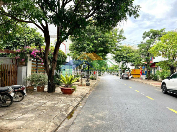 Chính chủ bán nhà mặt phố 2 mặt tiền 202 ngô gia tự, 16,2 tỷ, 46m2,vị trí đẹp trung tâm
