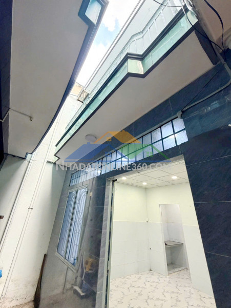 Nhà 1 lầu nhỏ gọn hẻm 184 âu dương lân p3q8, giá : 2.68 tỷ (thương lượng)