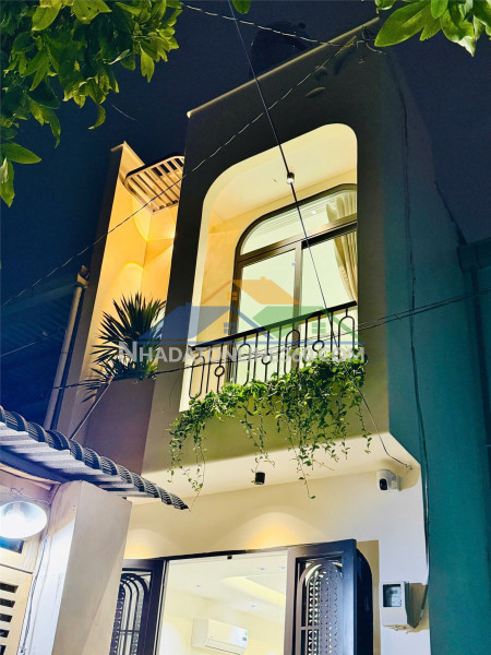 Hàng hiếm dương quảng hàm – nhỉnh 6 tỷ, 3 tầng, 4pn .chốt nhanh nhà hxh – 96m² sd, ngay đh văn lang!